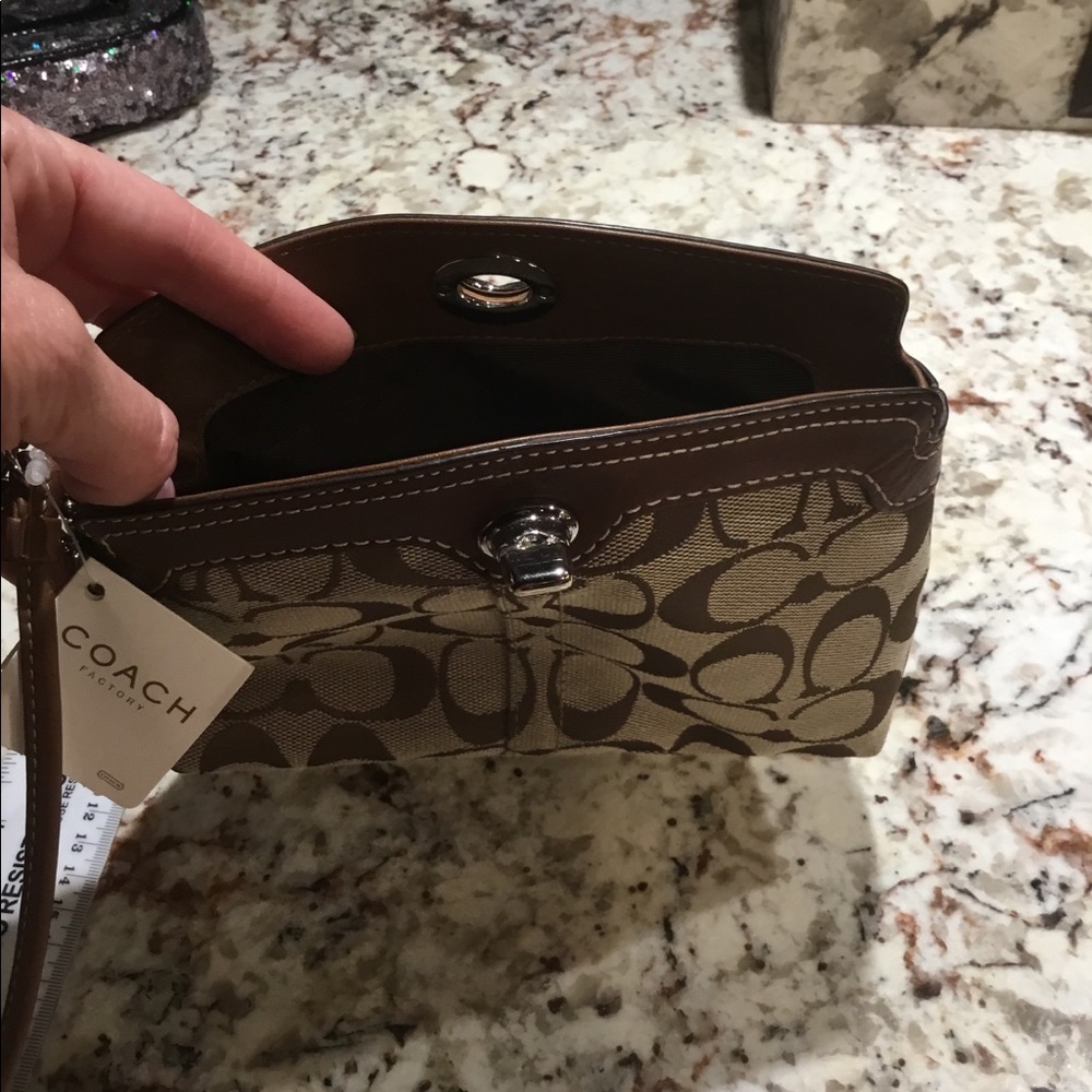 Wristlet - Picture 2 of 4